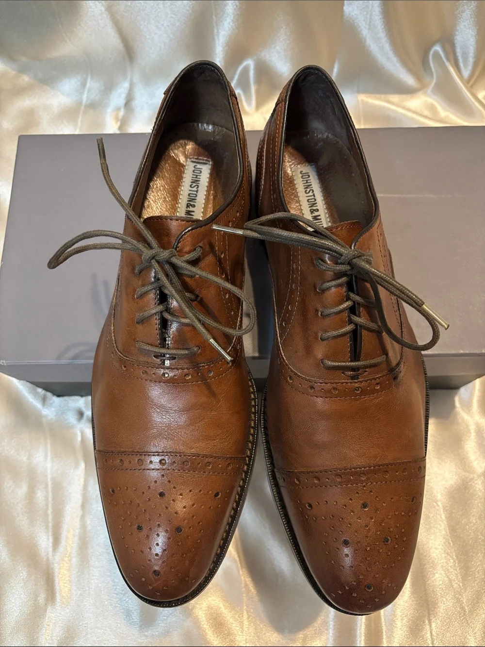 Johnston & Murphy Men's Mahogany Calfskin Leather Brogue Oxford